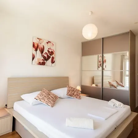 Apartman *